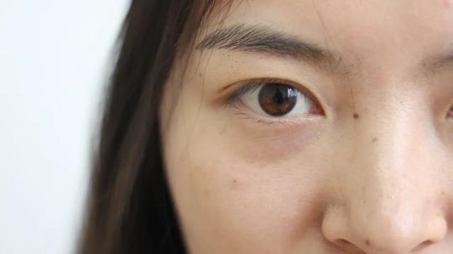 左眼皮跳是什么预兆，左眼皮跳是什么意思（眼皮跳动真的是凶吉的征兆吗）