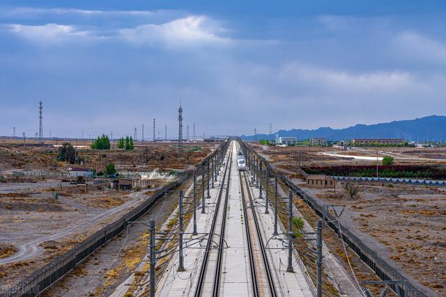 乘务员是什么专业，列车员是什么专业（盘点5个发展好的服务型专业）