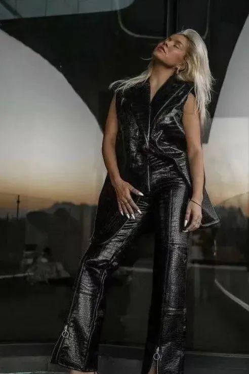 仿皮是什么材质，沙发仿皮是什么材质（时尚界的新宠——水果皮革）