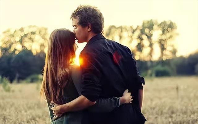 女方陪嫁多少钱合适，结婚女方陪嫁多少钱（谈婚论嫁时，多少彩礼最合适）