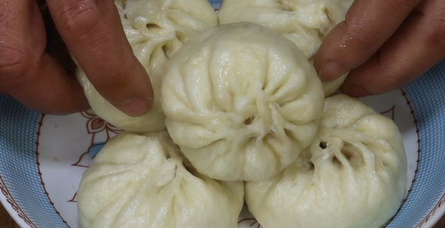 学做包子步骤，怎样才能学会做包子（大厨手把手教你在家蒸包子）