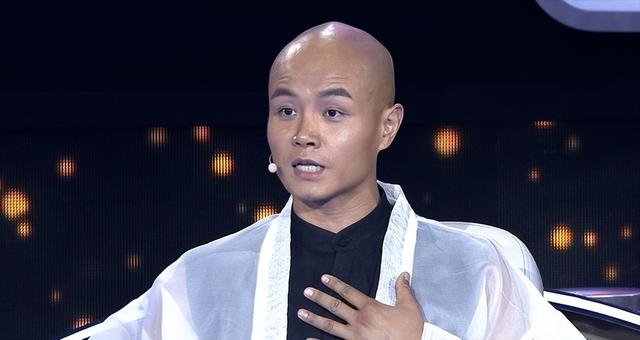 一瓶白酒，一颗“蛋蛋”，“人生导师”乐嘉的毁灭史