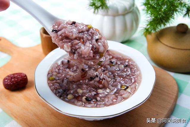 哺乳期食谱，哺乳期瘦身食谱（五道优质月子餐让哺乳期妈咪奶水更充足）