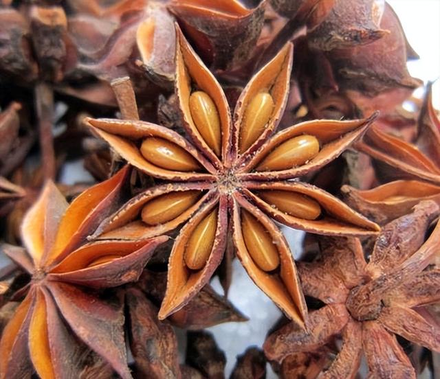 大米发黄还能吃吗，大米变黄能吃吗（发黄的大米是“毒大米”）