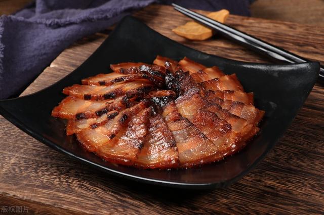 烟熏腊肉怎么清洗，腊肉怎么洗（腊肉要腌制多少天才可以晒）