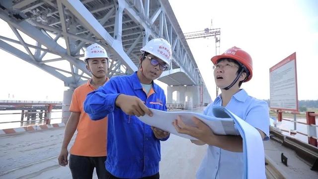 团队成员介绍及特长，大学生团队成员介绍（夏学军：笃定前行的技术带头人）