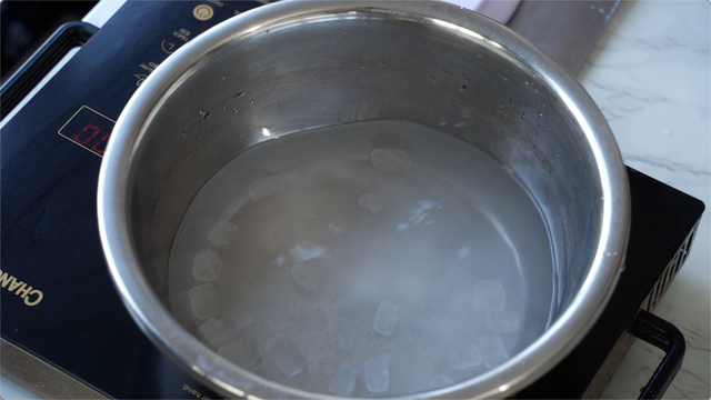 大蒜怎么腌制好吃，怎样腌大蒜好吃（三个步骤搞定腌“糖蒜”酸爽爽脆）