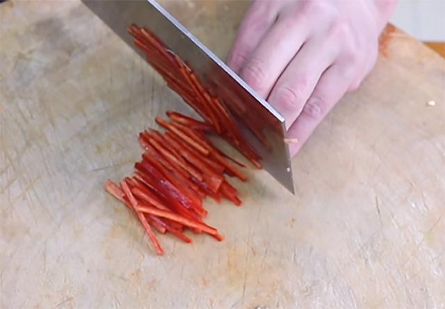 洋芋炒菜做法，洋芋炒菜做法大全家常菜（比大鱼大肉还美味）