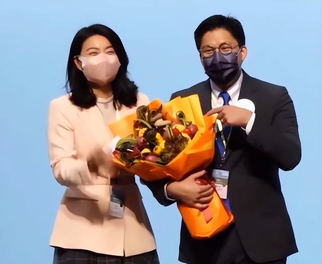 “跳水女皇”郭晶晶：婚礼连换12套百万礼服，过亿彩礼下嫁霍家
