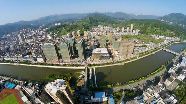 温州理工学院是985大学还是211大学，温州大学和温州理工学院（浙江文成迎来一所985大学的布局）