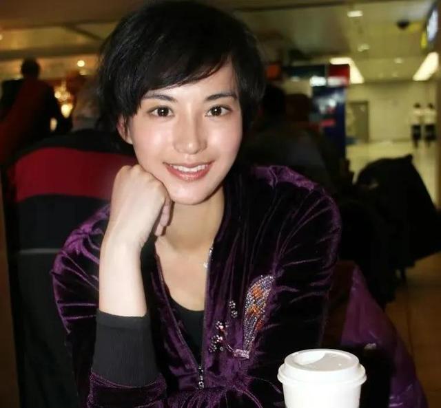 莫小棋：大学怀孕生子，预言贾乃亮婚姻，黄海波花600万追她