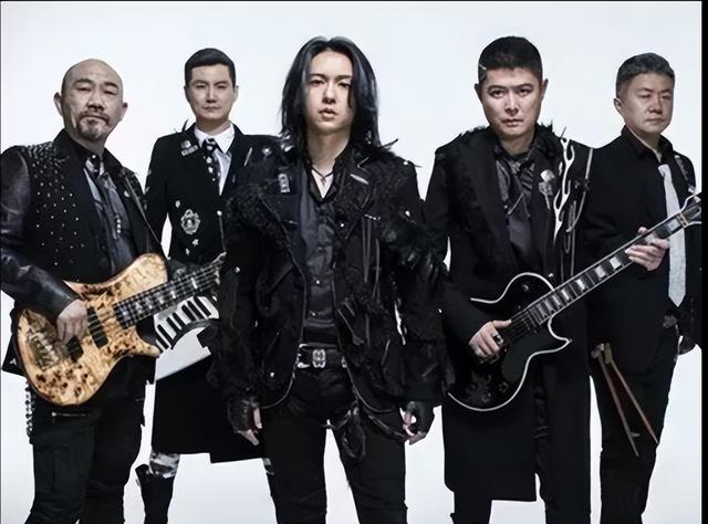 窦唯个人简历资料，从“摇滚歌王”到“流浪歌手”