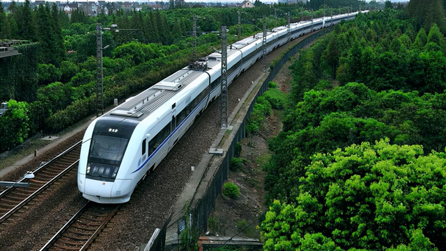 d开头的火车是什么车，火车票d开头的是什么车（G和D开头动车的区别）