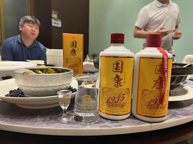 没茅台是什么意思，2017年的茅台多少钱一瓶（飞天卖3000元一瓶难求）