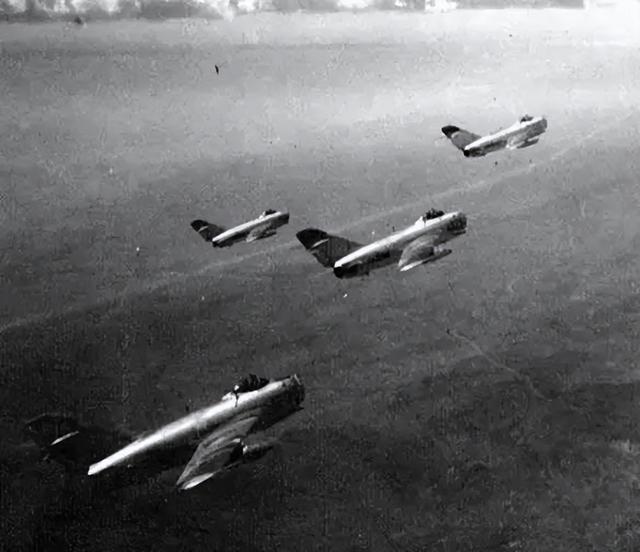 中国人民解放军空军，中国人民解放军空军成立时间（人民空军，生日快乐）