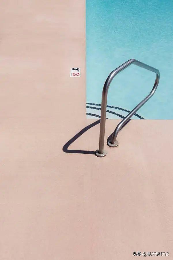 简约黑白线条画人物微信头像，黑白线描画人物头像（2022年黑白极简主义摄影获奖作品）