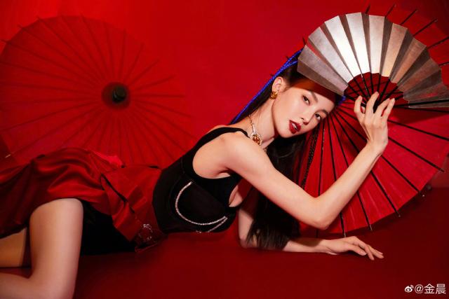 虎的成语吉祥语，李易峰跟金鱼合影（虎成语大全四字吉祥语）