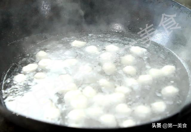 在家做水汆丸子汤，水汆丸子汤的家常做法视频（5道丸子汤做法）