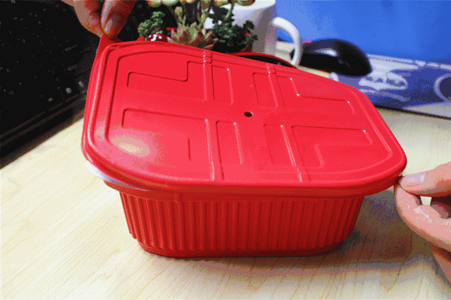 自热火锅怎么弄，吃自热火锅，加凉水还是热水