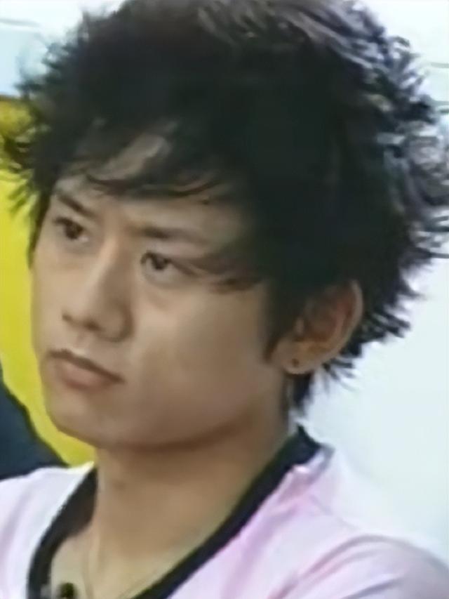 男孩子的相册，男孩子的空间相册（杀马特发型好像刚睡醒图片）