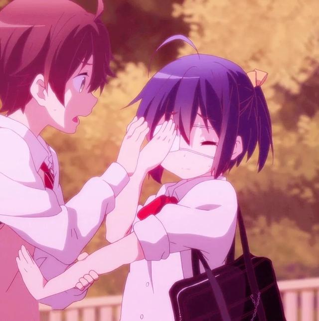 中二病女生特点，中二病也要谈恋爱／动漫女生头像微信（精选中二病也要谈恋爱动漫情侣头像大全）