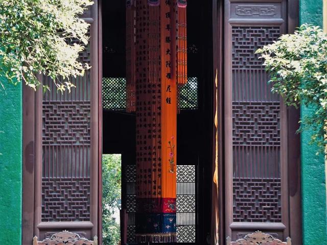 一花一草一世界，一花一草一世界 唯美句子（一花一草一世界）