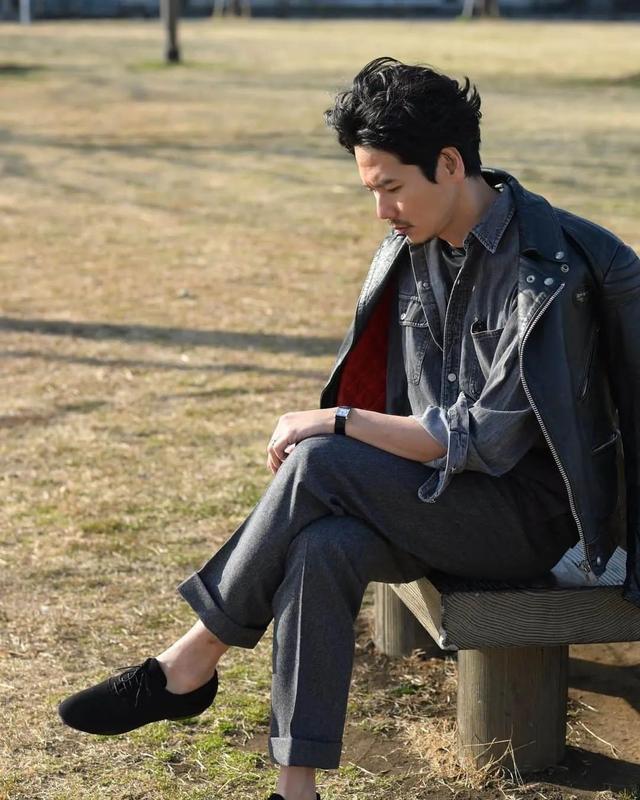 男士春装搭配，男士春装搭配图（会穿的男人离不开这3件春装）