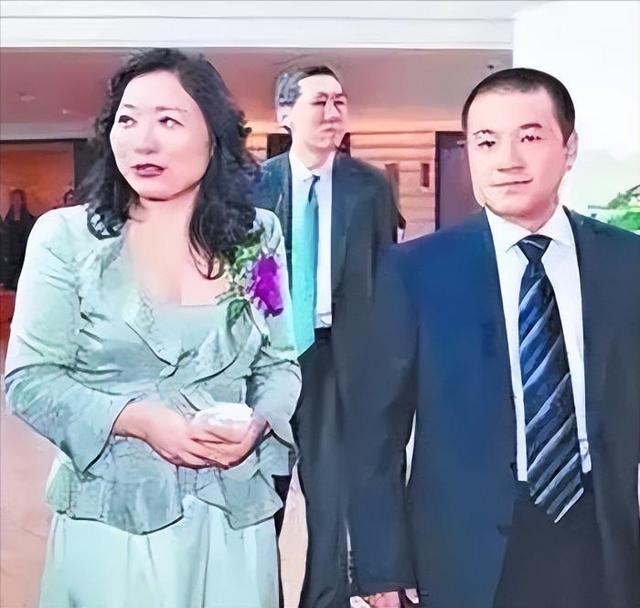 吴亚军家族，吴亚军家族基金（\