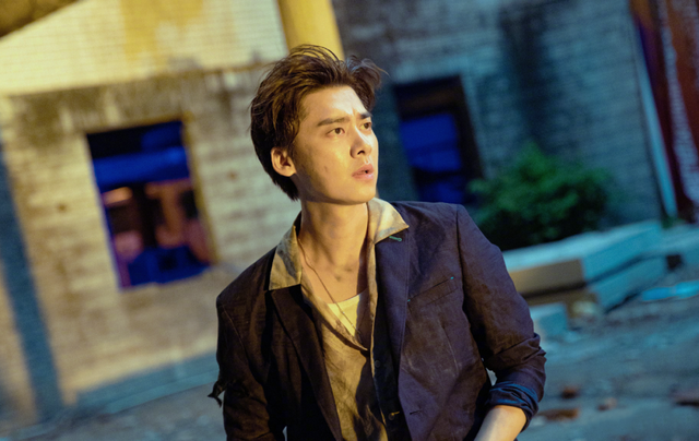 电影动物世界的大结局是什么，动物世界 电影结局（李易峰就这样改写了自己的结局）