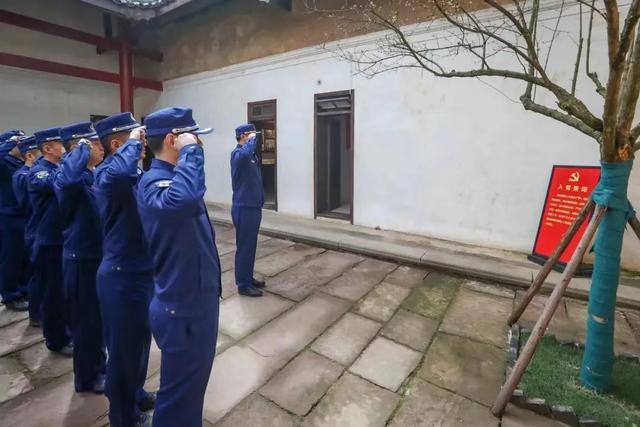 青春奋斗物语，青春奋斗物语演员表（奋斗的青春，在路上）