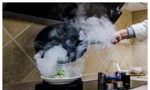 洗头时大量掉发怎么办，洗头的时候严重掉发怎么办（提醒：平时远离这3物）