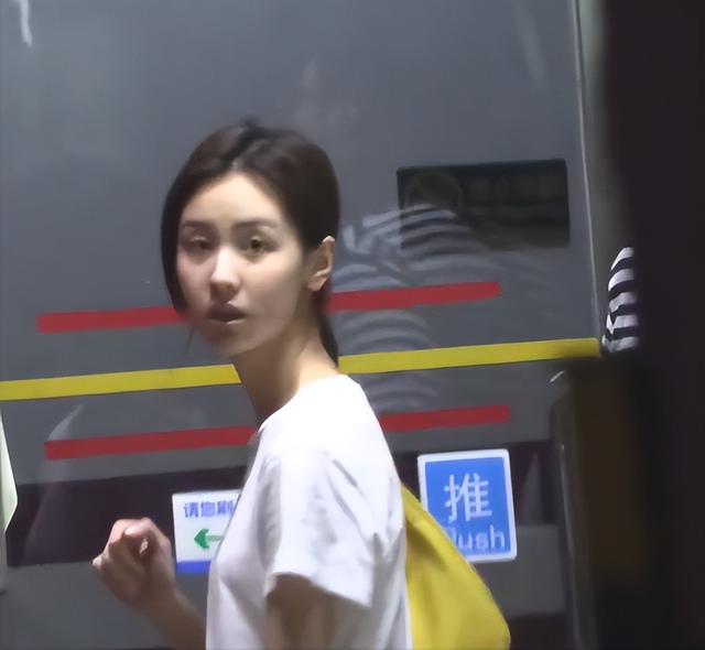 男生喝醉了强吻女生，被强吻了怎么办（36岁尹正醉酒状态曝光）
