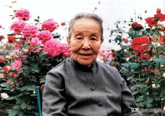 老舍的原名叫什么，鲁迅艾青赵树理老舍金庸巴金冰心取笔名