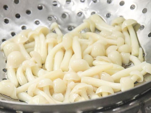 生凉瓜的功效与作用，生凉瓜的功效与作用是什么（夏天多吃“凉瓜”）