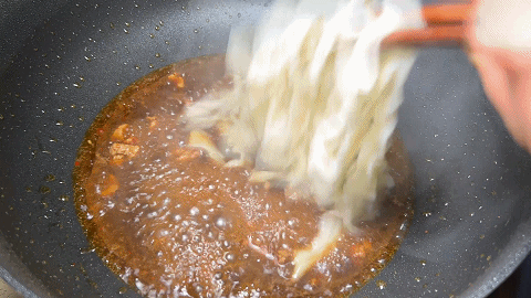 刀削面的家常做法简单，刀削面的家常做法简单又好吃（葱油刀削面在家这样做）