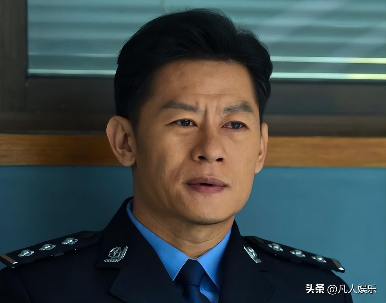 他毕业于北京电影学院,2000年参演电视剧《命案十三宗》正式出道.