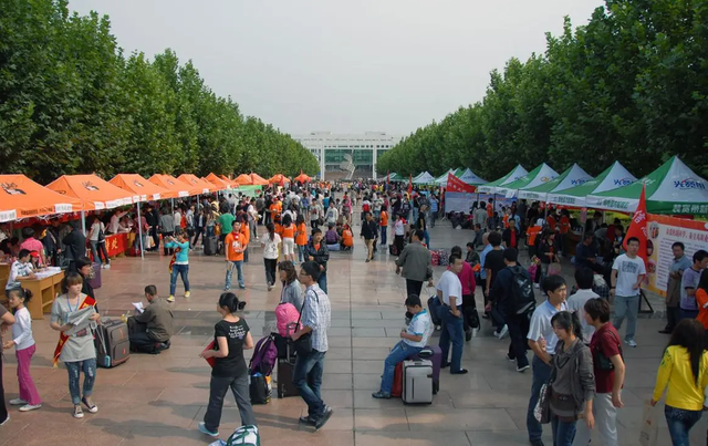 拿录取通知书需要什么，2019高考录取通知书怎么拿（收到录取通知书后该怎么做）