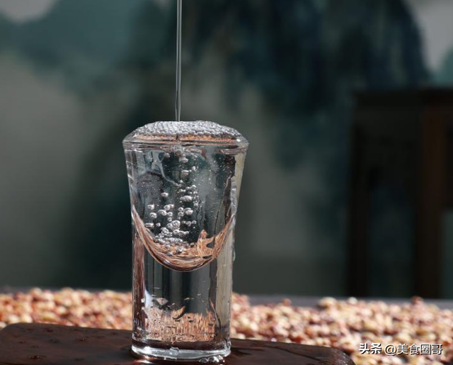 怎么储存白酒，行家：存酒别手欠