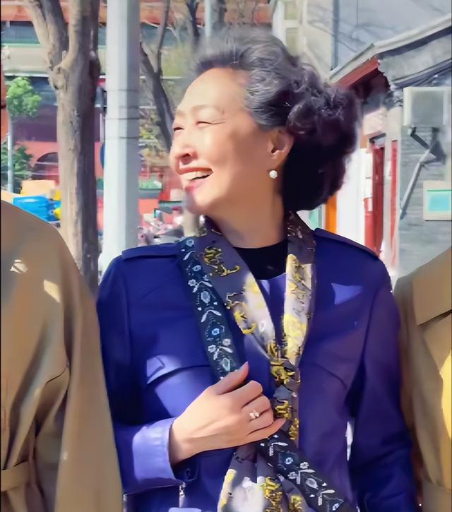 适合老年人用的抖音头像,老年人专用抖音头像(女人过了六十岁别总梳大