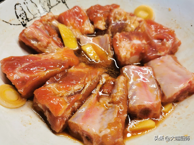 生吃大葱的功效与作用害处，生吃大葱的功效与作用（营养好吃易消化）
