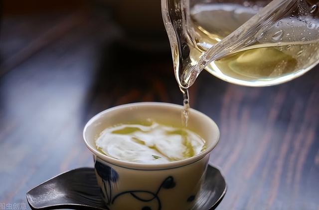 泡茶步骤教学，泡茶的过程以及怎样做（教你通用版泡茶手法）