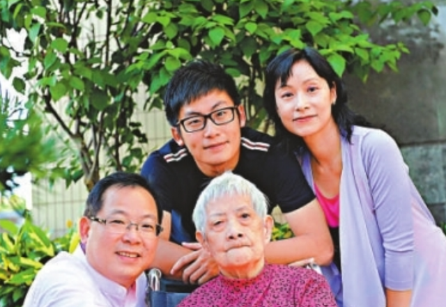 张明敏个人资料简介，张明敏个人资料简介老婆（张明敏：身在香港不忘国人）