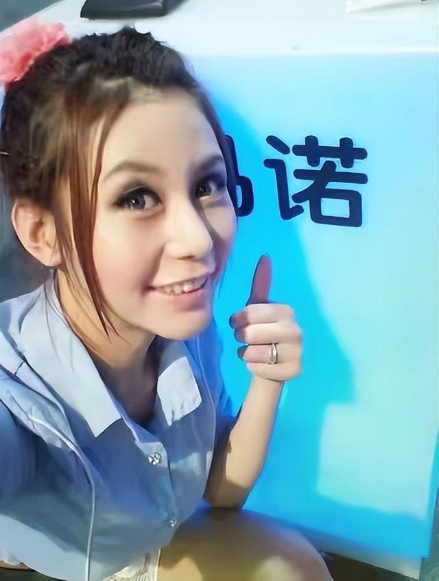 12年了，那个“宁可哭也要坐宝马”的女孩马诺，过得怎么样了？