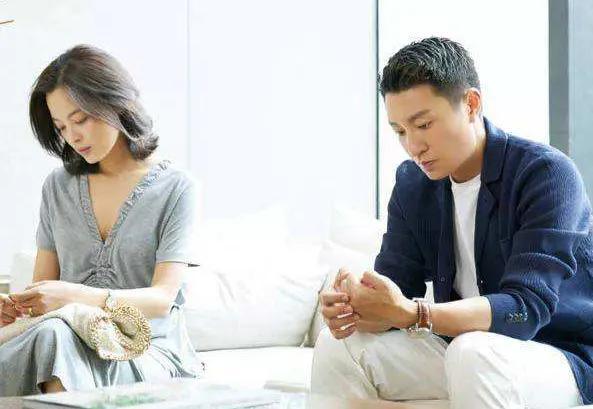 男朋友出轨为什么还说爱自己，男人很爱自己女朋友为什么还出轨（老公看到我出轨还是对我好呢）