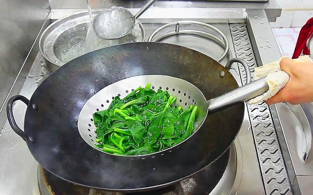 菠菜和什么菜搭配是最佳，菠菜十种最佳吃法（把全家老小钙都补足了）