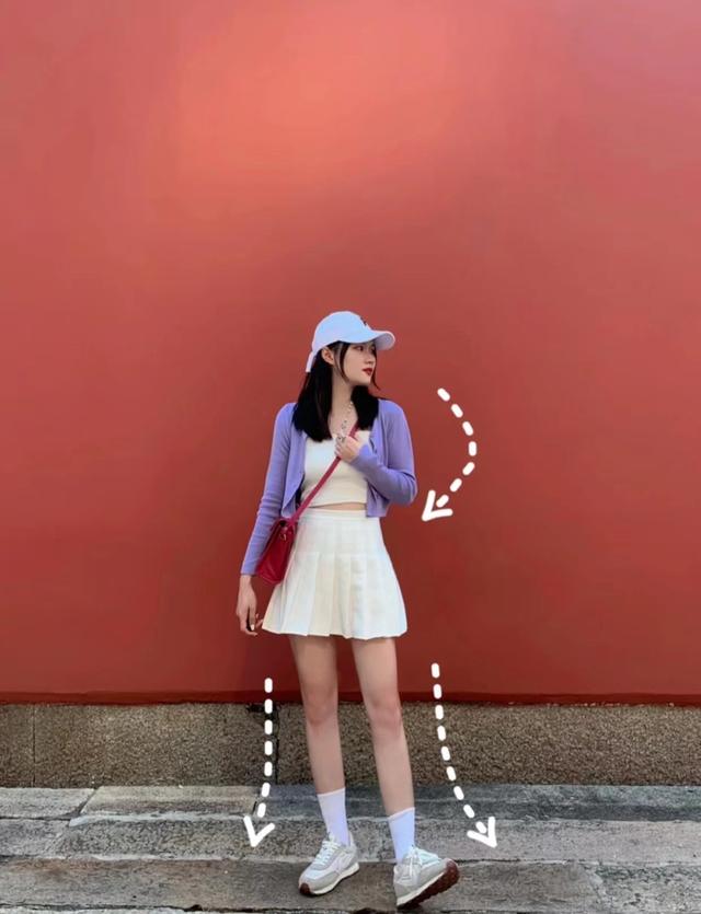 怎么拍照显腿长，怎么拍腿照片好看（万能全身拍照姿势）