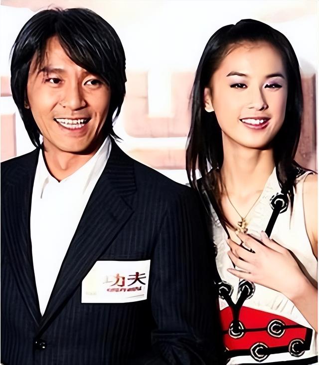 "卑微阔太"黄圣依：两亿零花钱却下跪赵本山，婚后亲自为婆婆洗澡