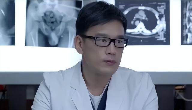 王耀庆个人资料简介，演富豪花三十万定制西装