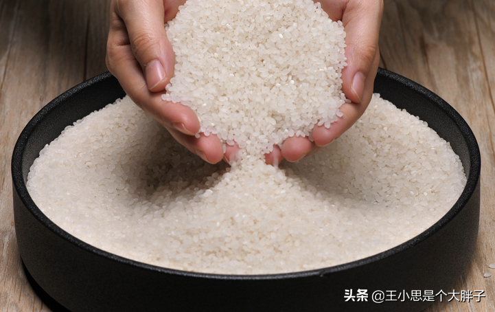 用碗蒸米饭怎么蒸多长时间，用碗蒸米饭怎么蒸（蒸米饭只添水就错了）