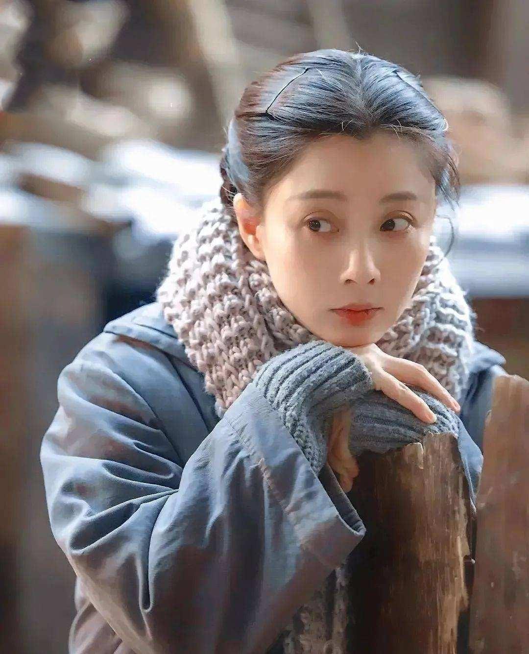 第一名殷桃:代表作《鸡毛飞上天》《人世间》